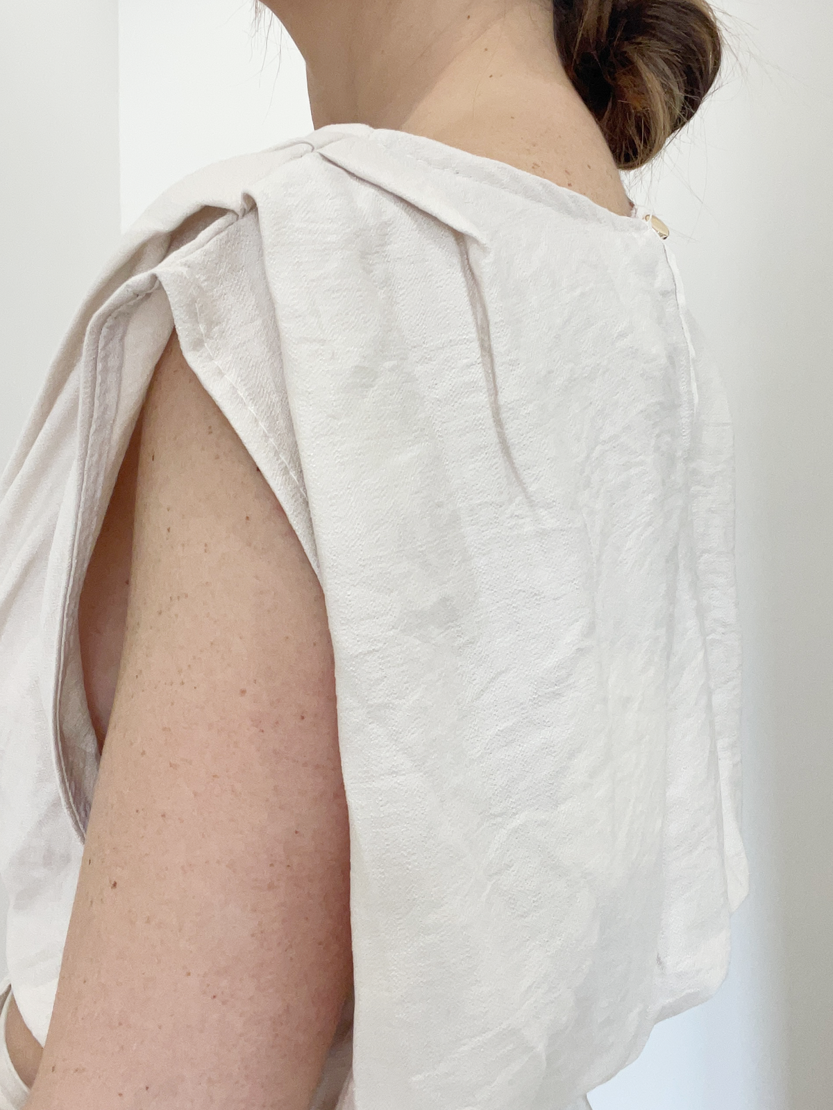 Lucilla Beige - Abito lungo da donna  – elegante con spacco e cintura in vita